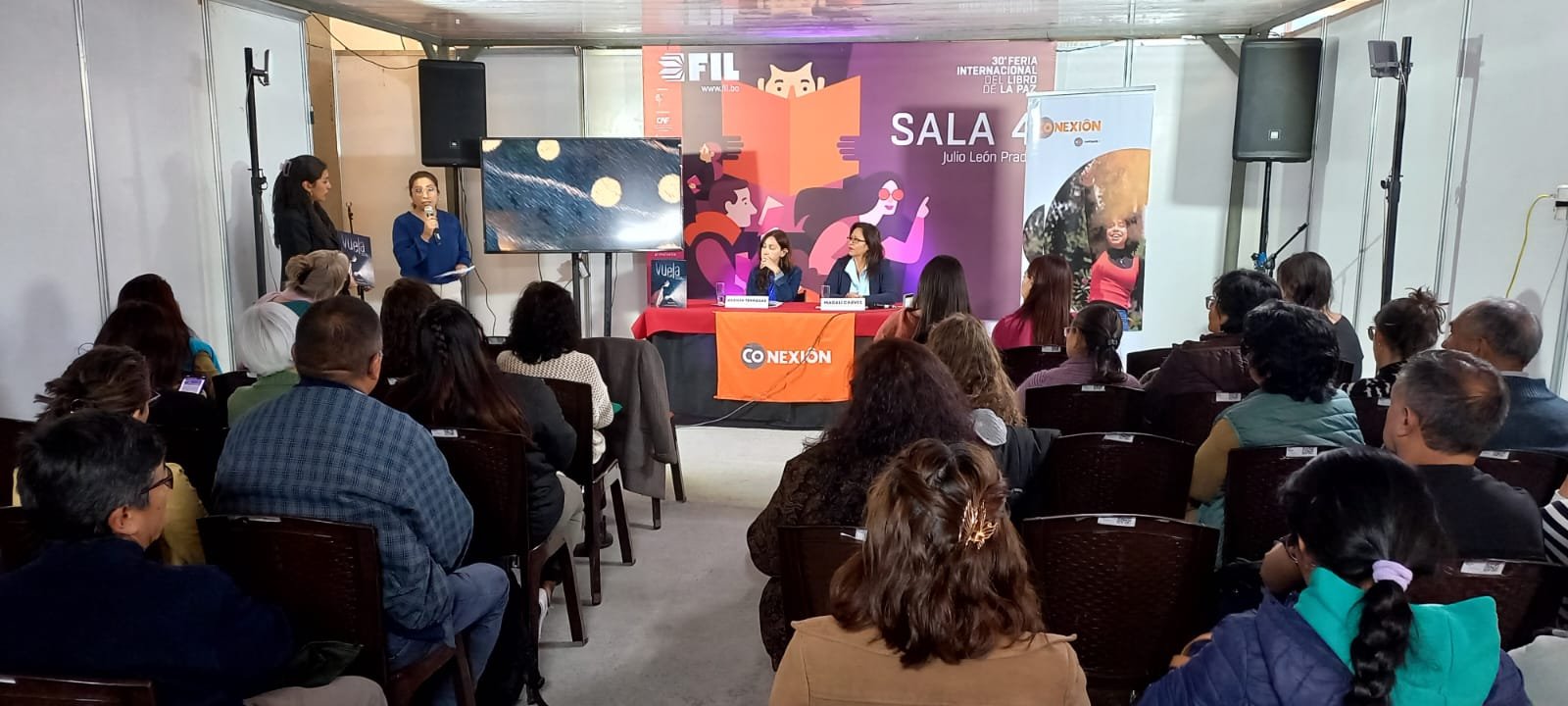 Presentamos 'VUELA' en la Feria Internacional del Libro de La Paz 
